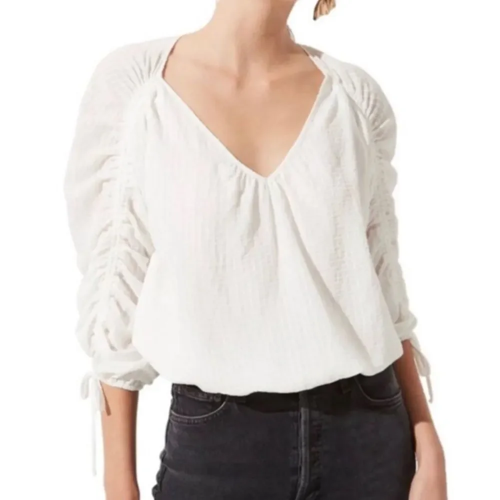 ASTR the Label Ruched Puff Long Sleeve Top White Sheer Pinstripe Blouse VNeck XS